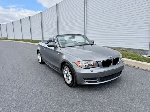 Used 2009 BMW 128i image 1