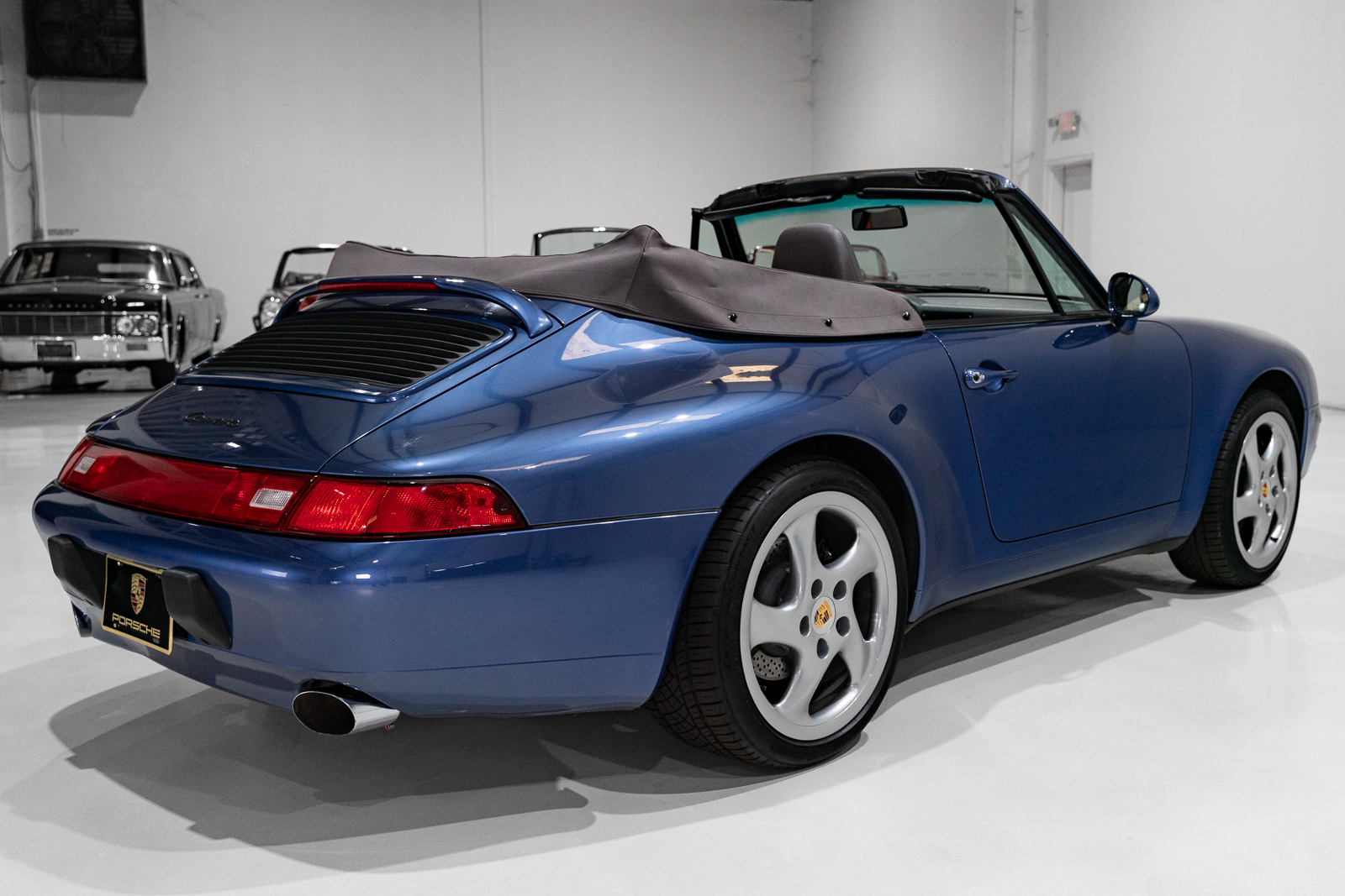 Used 1997 Porsche 911 Carrera Cabriolet RWD image 8