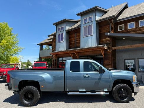 Used 2011 Chevrolet Silverado 3500 4x4 Extended Cab LTZ image 7