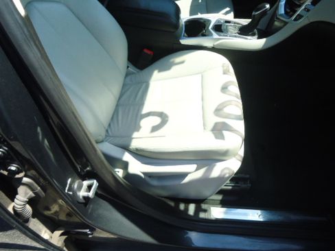 Used 2015 Cadillac SRX image 7