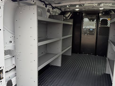 Used 2024 Ford Transit 250 image 5