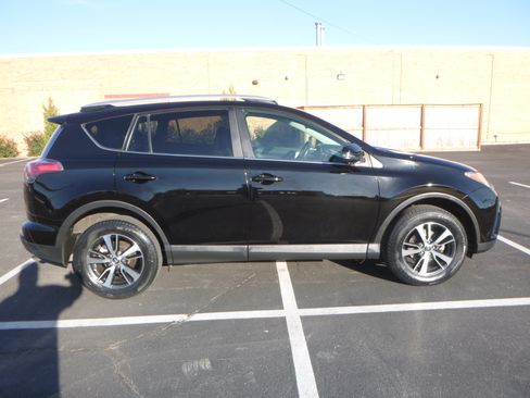 Used 2016 Toyota RAV4 XLE image 5