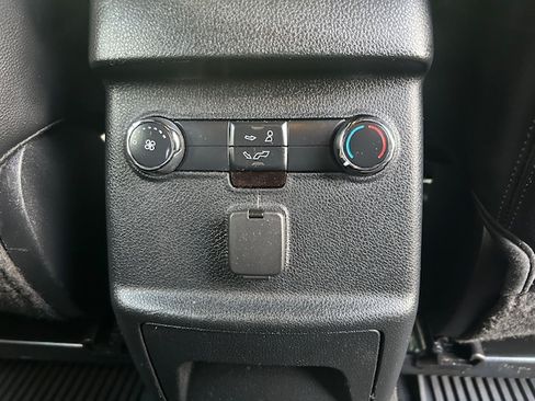 Used 2016 Ford Explorer 4WD XLT image 30