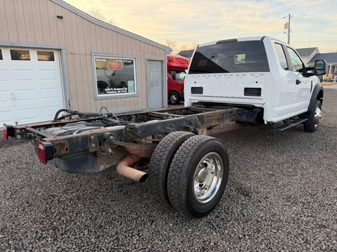 Used 2017 Ford F550 image 4