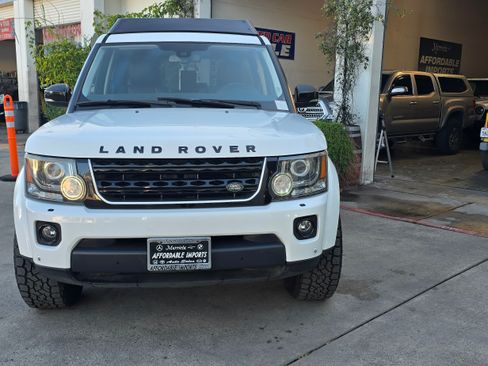 Used 2015 Land Rover LR4 HSE LUX image 20