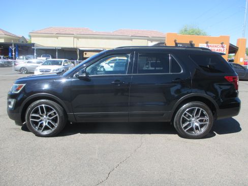 Used 2017 Ford Explorer Sport XLT image 1