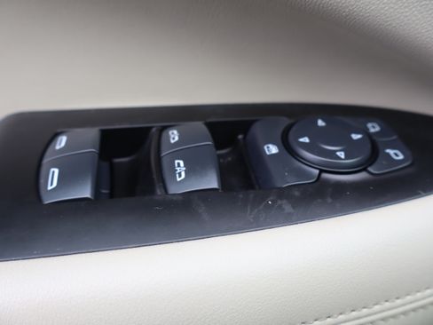 Used 2017 Buick LaCrosse Essence image 26