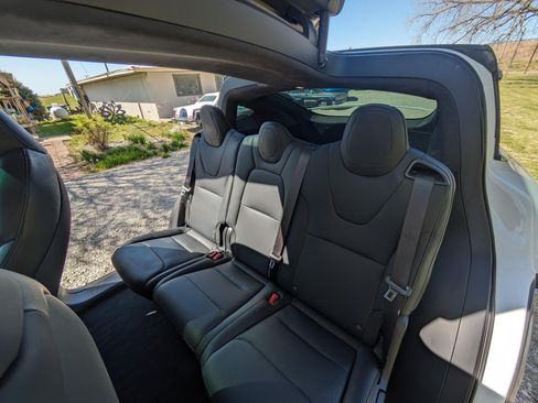 Used 2020 Tesla Model X image 17