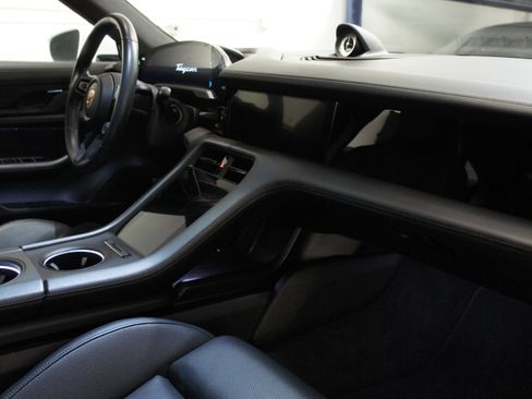 Used 2020 Porsche Taycan Turbo image 36