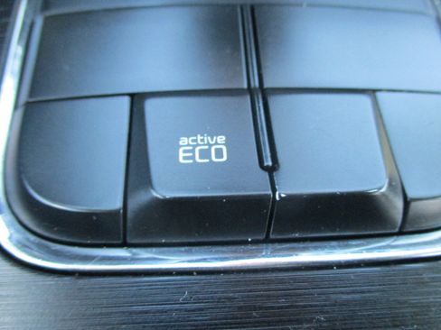 Used 2017 Kia Sedona LX FWD image 47