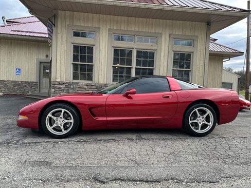 Used 2000 Chevrolet Corvette image 2
