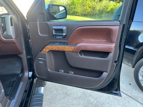 Used 2016 Chevrolet Silverado 1500 High Country image 24