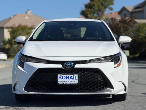 Used 2021 Toyota Corolla LE Hybrid Sedan FWD image 4