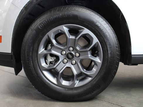 Used 2025 Ford Maverick XLT image 11