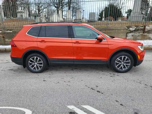 Used 2019 Volkswagen Tiguan SE image 3