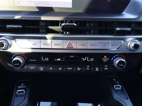 Used 2023 Kia Telluride S image 18