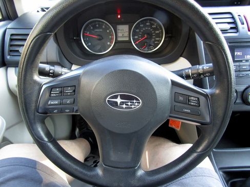 Used 2013 Subaru XV Crosstrek 2.0i Premium image 21