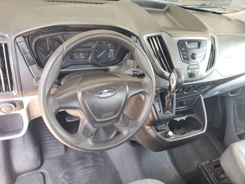 Used 2018 Ford Transit 250 138 RWD image 8