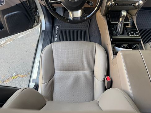 Used 2020 Lexus GX 460 Premium image 24