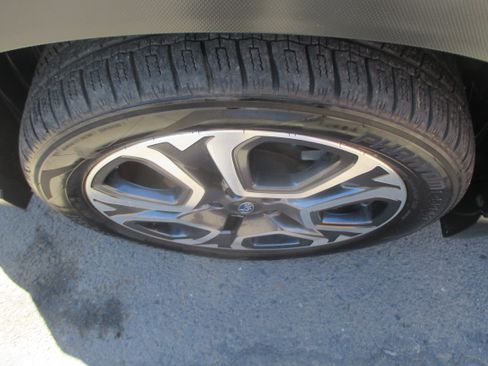 Used 2023 Subaru Ascent Limited image 23