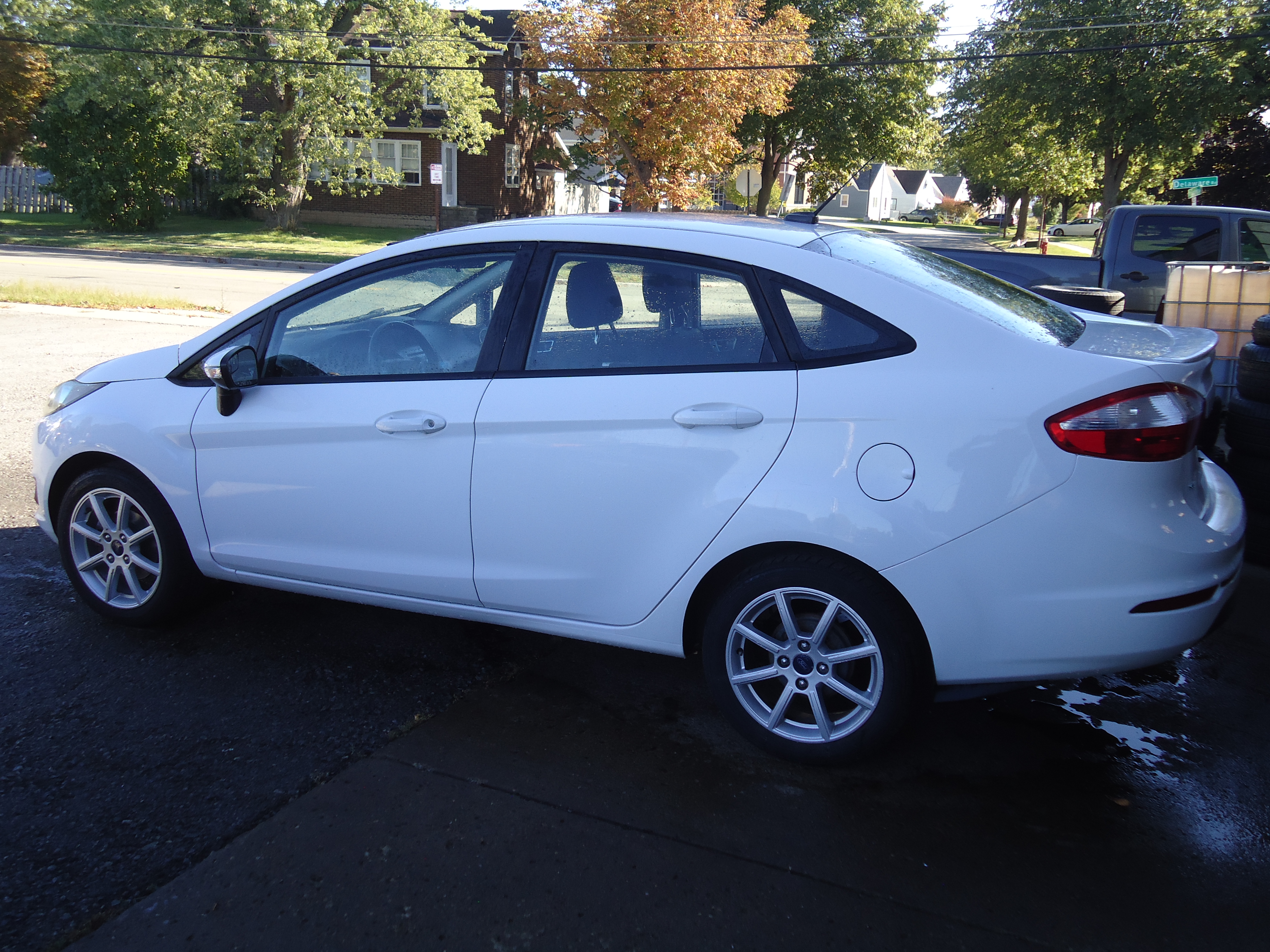 Used 2016 Ford Fiesta SE Sedan FWD image 6