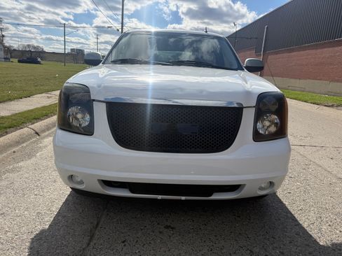 Used 2009 GMC Yukon SLT image 2