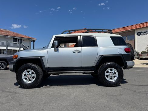 Used 2007 Toyota FJ Cruiser image 5