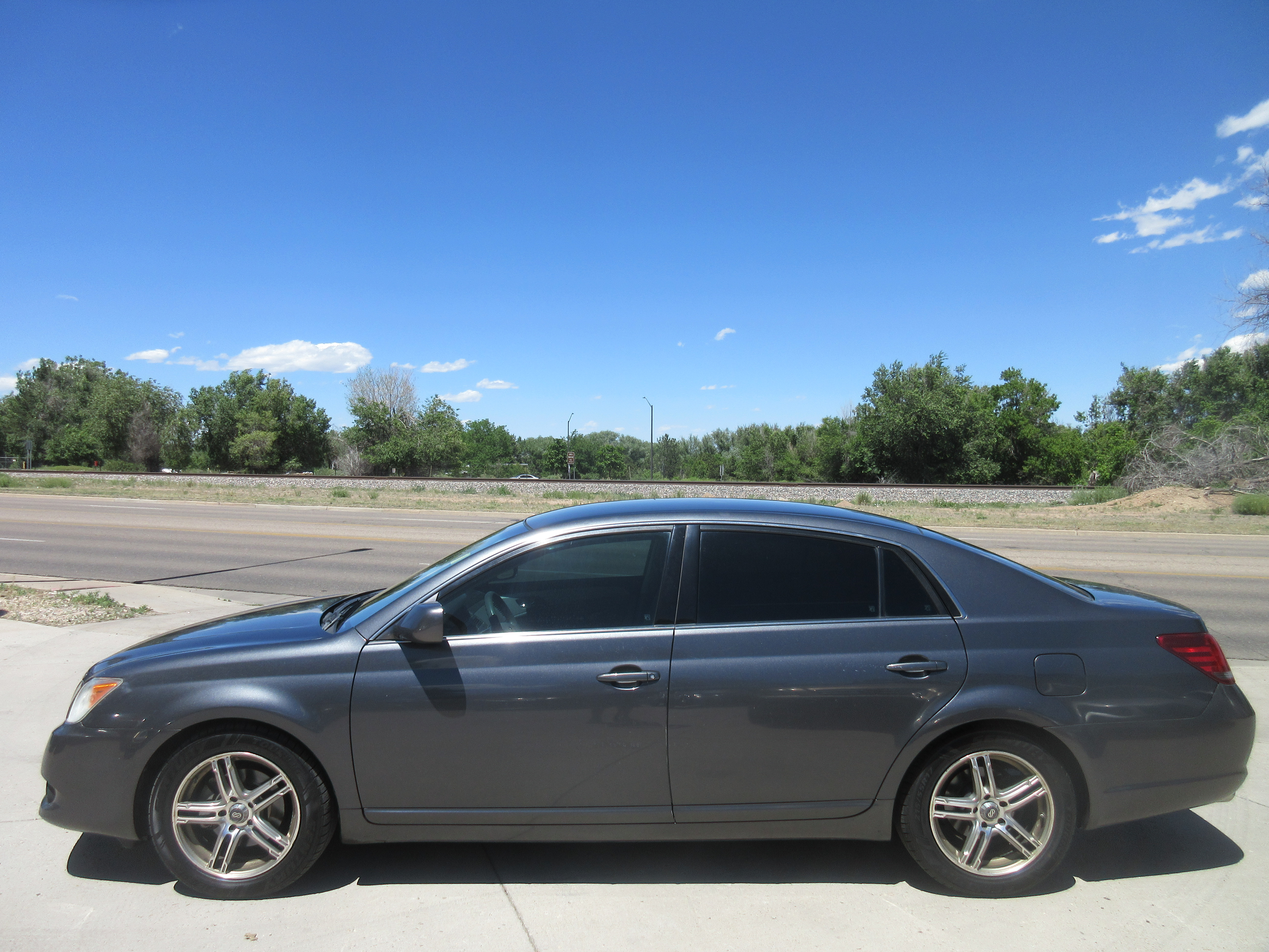 Used 2008 Toyota Avalon XL FWD image 1