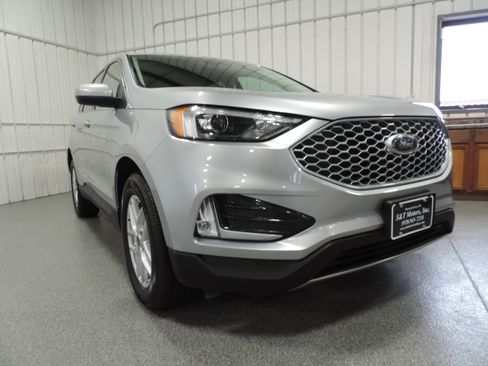 Used 2024 Ford Edge SEL image 7