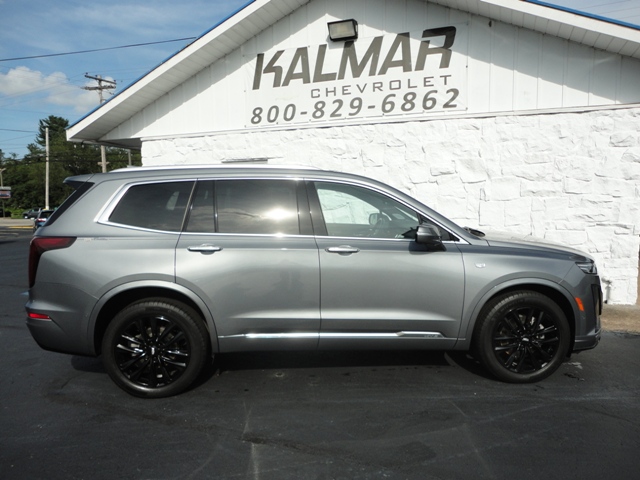 Used 2022 Cadillac XT6 AWD Premium Luxury image 2