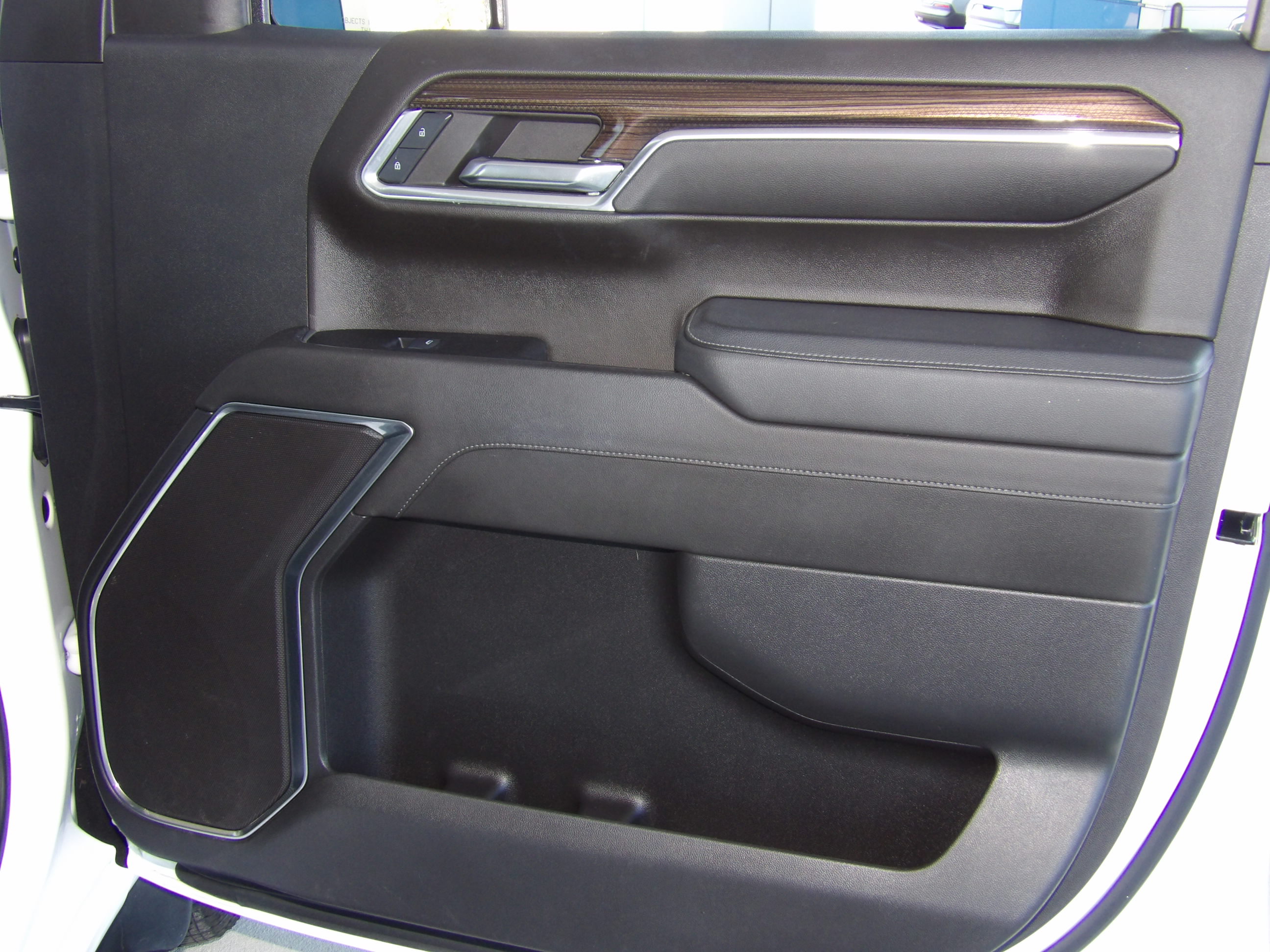 Used 2024 Chevrolet Silverado 1500 4x4 Crew Cab LT image 23