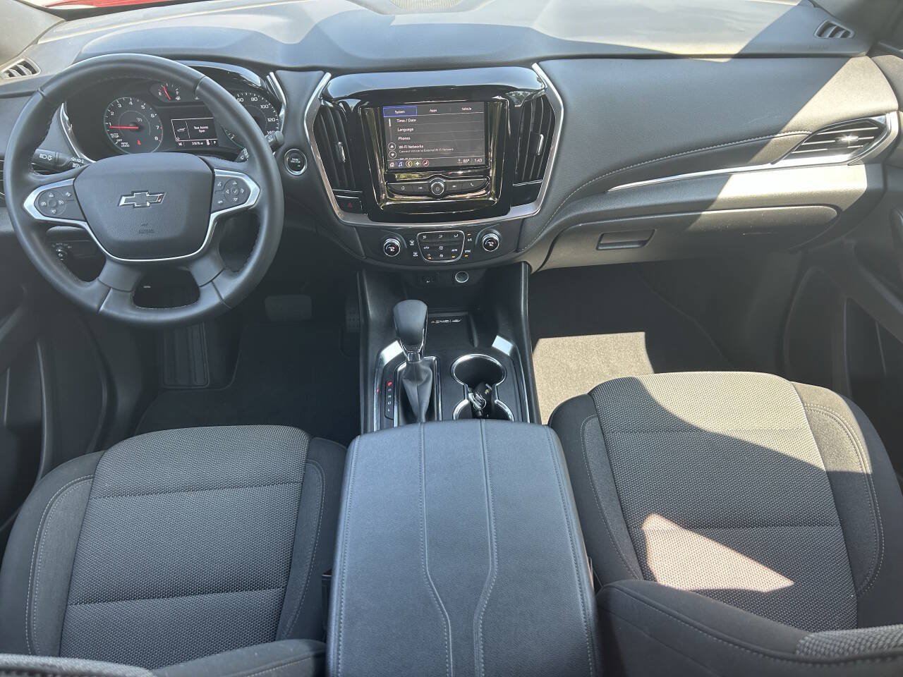 Used 2023 Chevrolet Traverse LT w/ Midnight/Sport Edition FWD image 16
