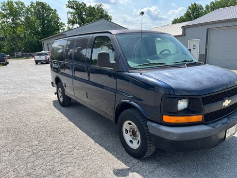 Used 2013 Chevrolet Express 2500 UNAVAIL RWD image 3