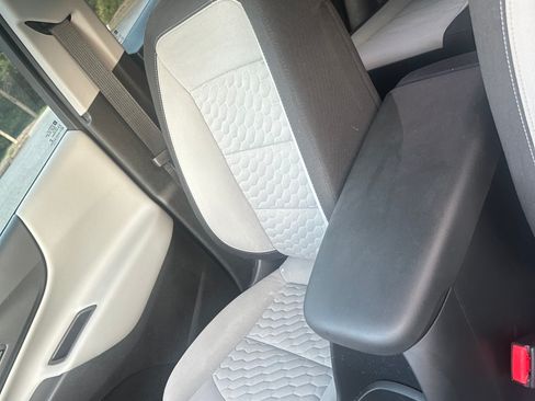 Used 2019 Chevrolet Equinox LS image 35