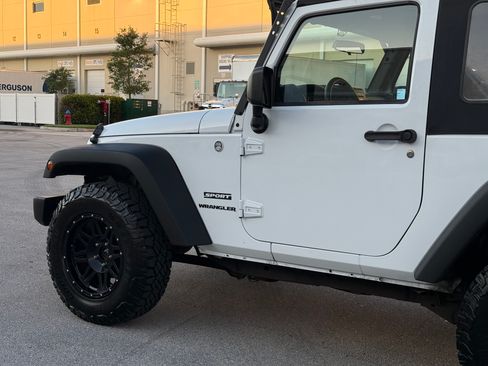 Used 2015 Jeep Wrangler Sport AWD/4WD image 31