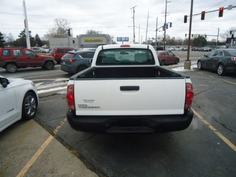 Used 2014 Toyota Tacoma image 3