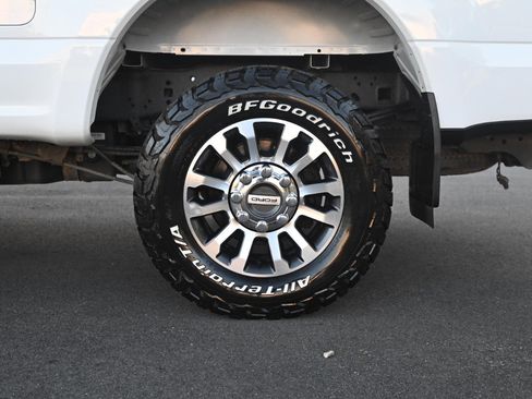 Used 2022 Ford F250 Lariat image 14