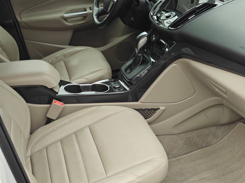 Used 2016 Ford Escape Titanium image 6