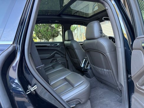 Used 2016 Porsche Cayenne S image 12