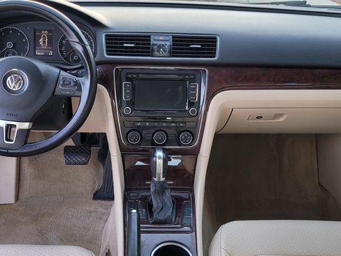 Used 2013 Volkswagen Passat 2.5 SE image 11