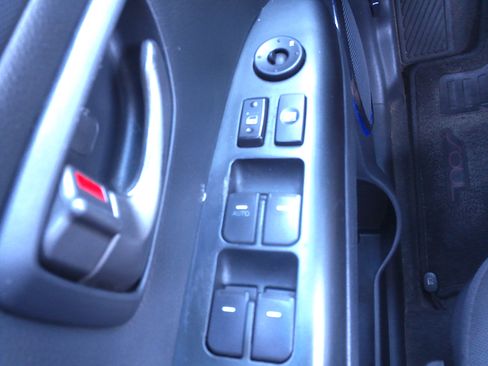 Used 2011 Kia Soul + image 23