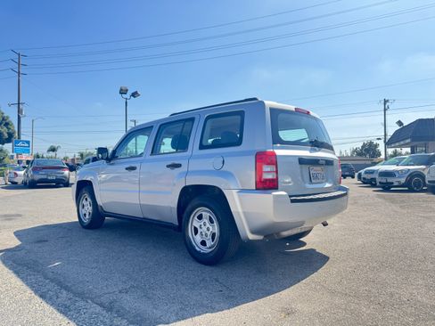 Used 2010 Jeep Patriot Sport image 4