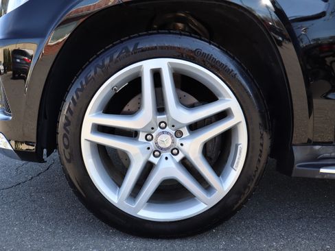 Used 2015 Mercedes-Benz GL 550 image 43