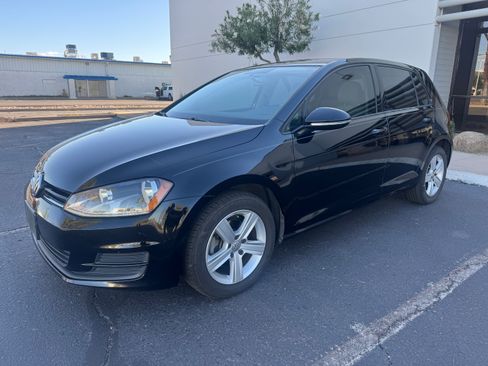 Used 2015 Volkswagen Golf TDI S image 1