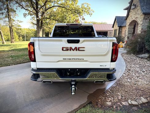 Used 2025 GMC Sierra 1500 SLT image 4