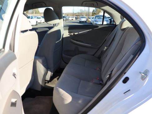 Used 2010 Toyota Corolla LE image 14