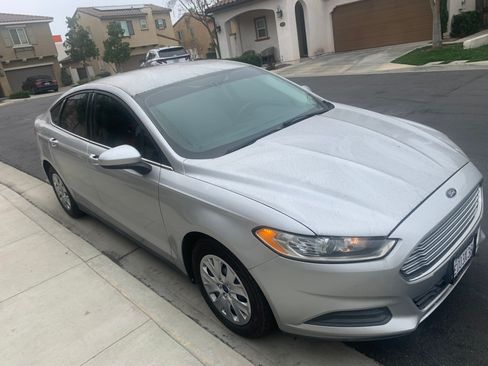 Used 2014 Ford Fusion S image 3