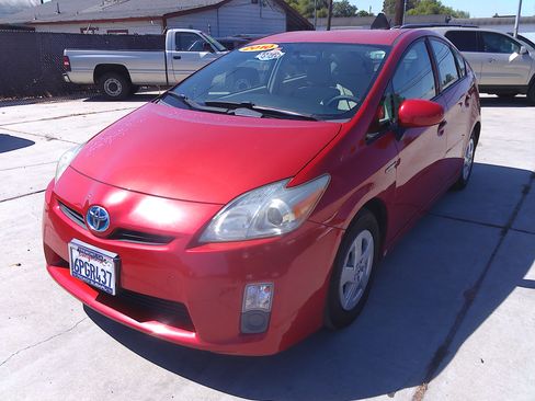 Used 2010 Toyota Prius One image 2