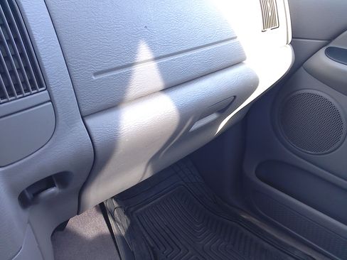 Used 2004 Dodge Ram 1500 Truck SLT image 16