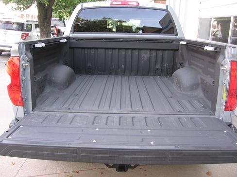 Used 2020 Toyota Tundra SR5 image 5